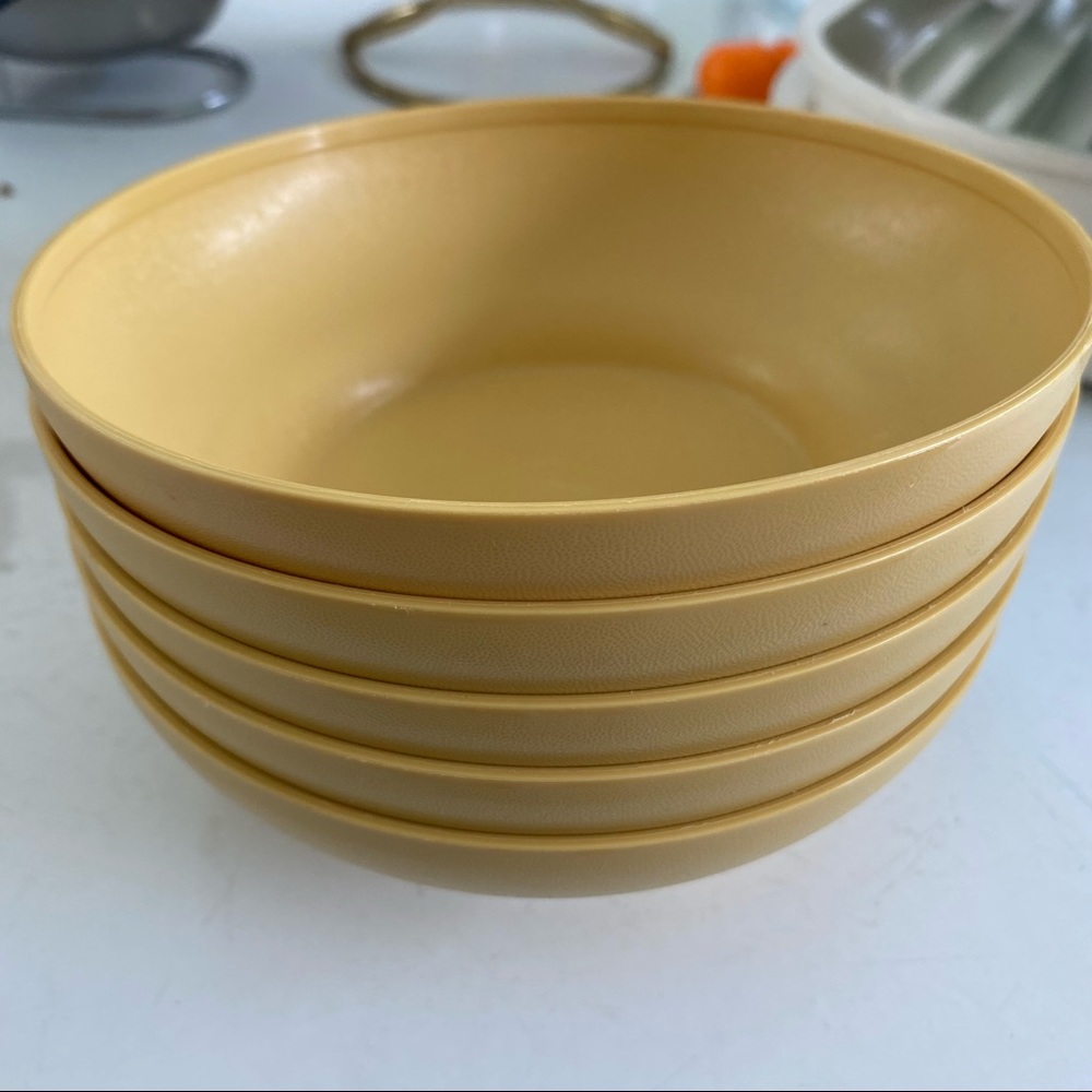 Tupperware Bowls